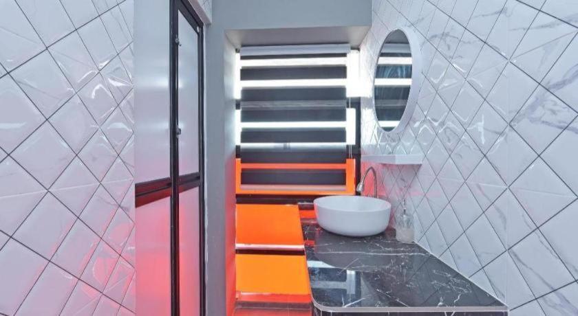 Oyo 90594 Hotel Casalink Paka Buitenkant foto