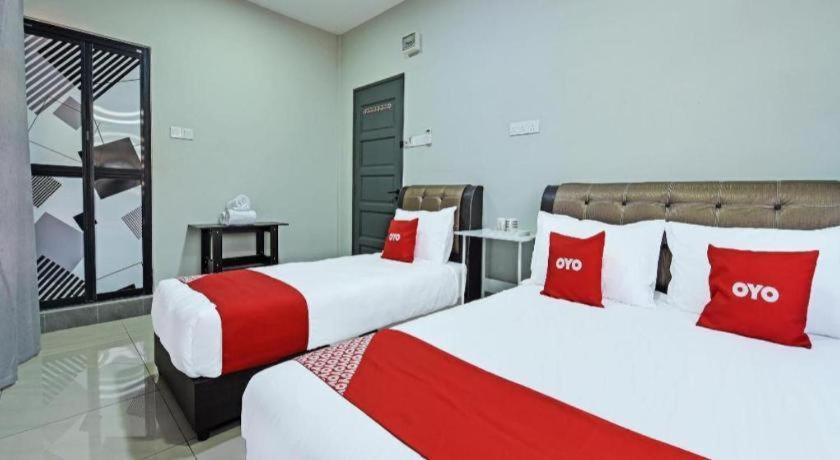 Oyo 90594 Hotel Casalink Paka Buitenkant foto